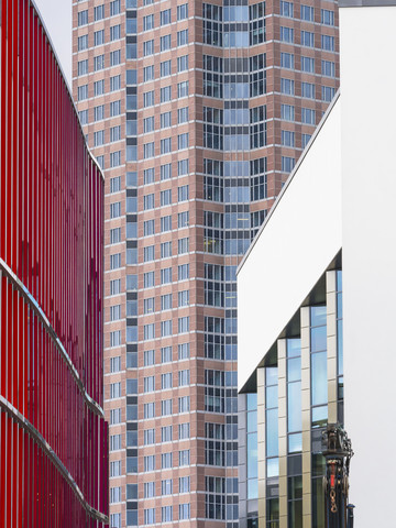 Deutschland, Frankfurt, Fassade und Fenster des Messeturms, lizenzfreies Stockfoto