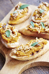 Pumpkin bruschetta with toasted walnuts, soy cheese and sage - HAWF000625