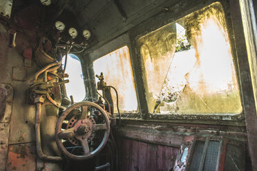 Bulgaria, inside of an old steam locomotive - DEGF000282