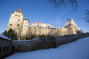 Deutschland, Bayern, Landshut, Burg Trausnitz im Winter - SARF001338