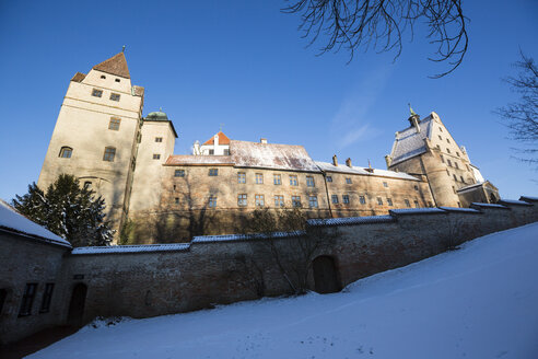 Deutschland, Bayern, Landshut, Burg Trausnitz im Winter - SARF001338