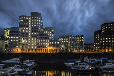 Germany, Duesseldorf, media harbor at dusk - CHPF000054