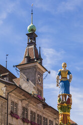 Schweiz, Lausanne, Statue der Lady Justice vor dem Rathaus - WDF002901