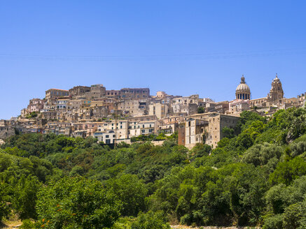 Italien, Sizilien, Ragusa, Blick auf Ragusa Ibla - AMF003783