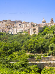 Italy, Sicily, Ragusa, View of Ragusa Ibla - AMF003777