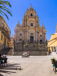 Italien, Sizilien, Ragusa, Piazza Duomo, Kathedrale San Giorgio - AMF003780