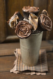 Muffins mit Schokoladenrosen aus Ganache - MYF000897