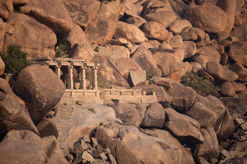 India, Karnataka, landscape with temple and granite rocks in Hampi - PCF000072