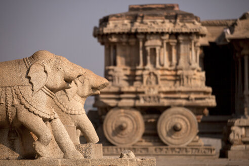 India, Karnataka, Stone Chariot and elephant figures at Vittala Temple in Hampi - PCF000076