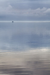 Germany,Schleswig-Holstein, North Frisia, Sylt, North Sea, Schleswig-Holstein Wadden Sea National Park, lonely boat - WIF001447