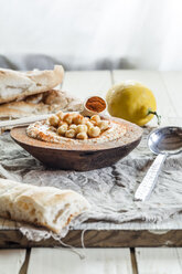 Hummus mit türkischem Fladenbrot - SBDF001670