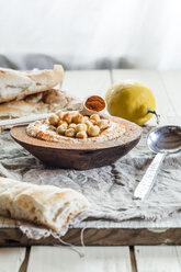 Hummus with turkish flatbread - SBDF001670