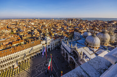 Italien, Venedig, Blick auf den Markusplatz - THAF001235