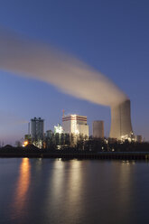 Germany, North Rhine-Westphalia, Luenen, Trianel hard coal-fired power station at Datteln-Hamm Canal in the evening - WIF001450