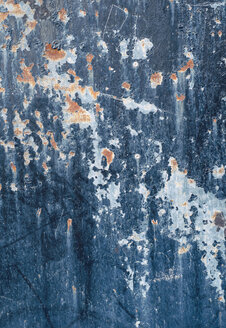 Abstrakte Textur der blau lackierten beschädigten Metallwand - RAEF000051