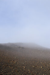 USA, Hawaii, Maui, Haleakala, fog in the volcanic crater - BR001046