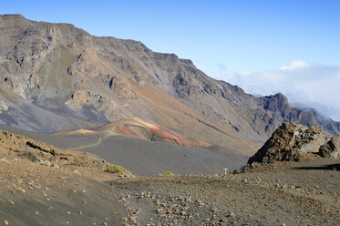 USA, Hawaii, Maui, Haleakala, volcanic landscape with cinder cones - BRF001071