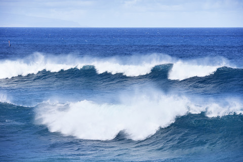 USA, Hawaii, Maui, Wellen am Hookipa Beach, lizenzfreies Stockfoto