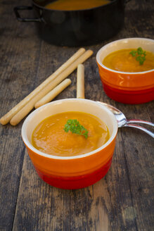 Bowls of carrot soup - LVF002919