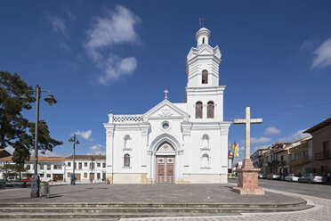 Ecuador, Cuenca, Blick auf die Kirche Santo Domingo - FOF007699