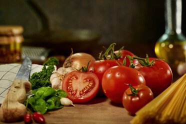 Ingredients of tomato sauce - DIKF000126