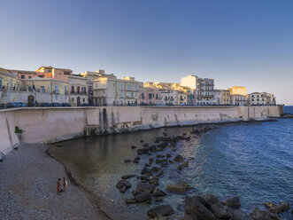 Italy, Sicily, Syracuse, Waterfront promenade Lungomare d'Ortigia - AMF003833