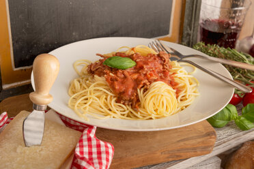 Spaghetti Bolognese on plate - CSTF000891