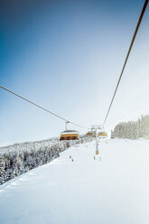 Austria, Salzburg State, Region Hochkoenig in winter, Ski Amade, ski lift - DISF001408