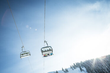 Austria, Salzburg State, Region Hochkoenig in winter, Ski Amade, ski lift - DISF001415