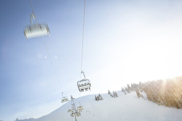 Austria, Salzburg State, Region Hochkoenig in winter, Ski Amade, ski lift - DISF001416