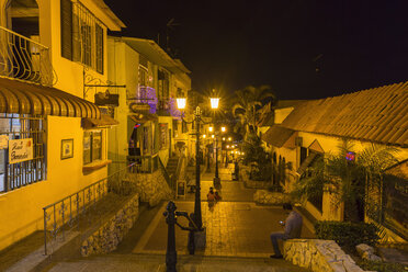 Südamerika, Ecuador, Provinz Guayas, Guayaquil, Las Penas, Cerro Santa Ana, Treppe bei Nacht - FOF007727