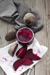 Fresh and pickled beetroot - CSF024708