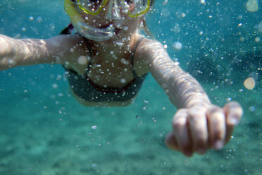 Europe, Girl snorkeling in sea - SAF000017