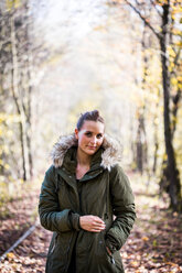 Portrait of woman in autumnal nature - DAWF000303