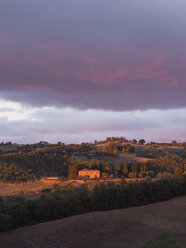 Italien, Toskana, bei Pienza, Sonnenuntergang - GSF000978