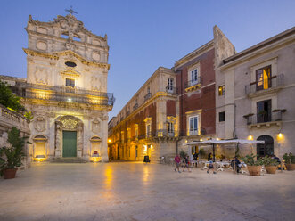 Italy, Sicily, Siracuse, Santa Lucia alla Badia church on cathedral square - AMF003861