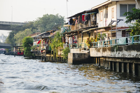 Thailand, Bangkok, houses at the water - STDF000149