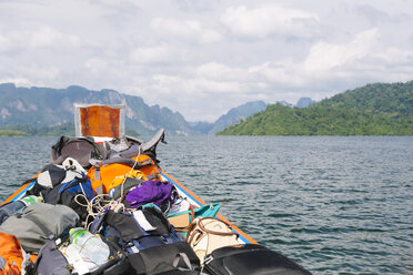 Thailand, Khao Sok National Park, backpacks in longtail boat - STDF000157