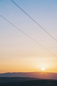 Bulgarien, Balkan-Gebirge bei Sonnenuntergang gegen die Sonne - BZF000063