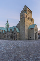 Germany, Hildesheim, cathedral in the evening - PVCF000286