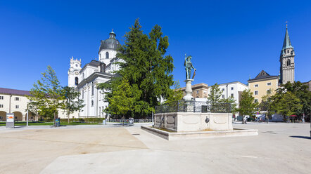 Österreich, Land Salzburg, Salzburg, Furtwaenglerpark, Stiftskirche und Dom - AMF003880