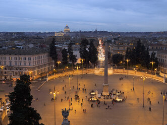 Italien, Rom, Piazza del Popolo, Vatikan im Hintergrund - LAF001346