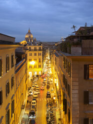 Italien, Rom, Via della Croce mit Kirche San Carlo al Corso - LAF001347