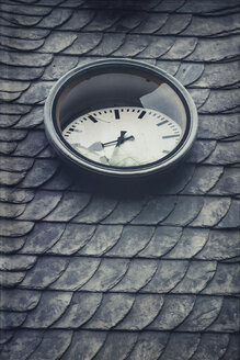 Germany, Wuppertal, broken clock on roof, disused railway station - DWI000443