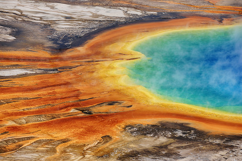 USA, Wyoming, Yellowstone-Nationalpark, Große prismatische Quelle im Midway-Geysir-Becken, lizenzfreies Stockfoto