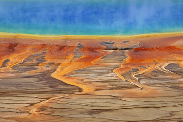 USA, Wyoming, Yellowstone National Park, Grand Prismatic Spring at Midway Geyser Basin - RUEF001549