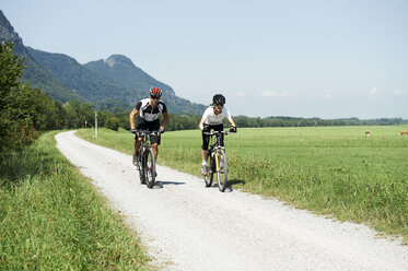 Österreich, Kranzhorn, Pärchen-Mountainbiking - MAOF000072