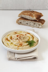 Hummus and bread - EVGF001334