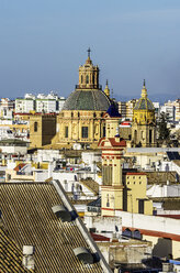 Spanien, Andalusien, Sevilla, Stadtbild mit Kirche - THAF001321