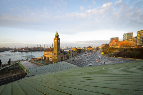 Germany, Hamburg, Clocktower at Landungsbruecken in the morning - RJF000410